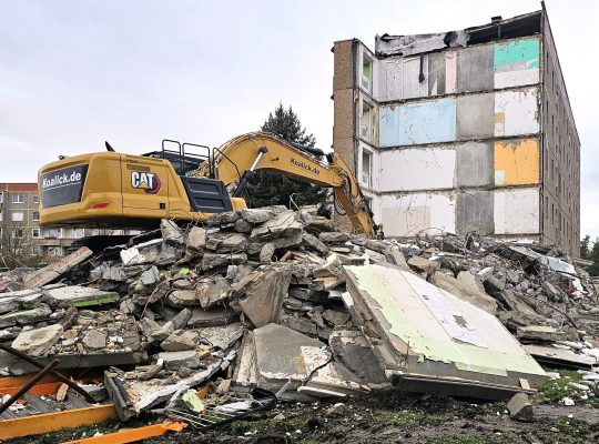 Abrissarbeiten in Großräschen im Januar 2025