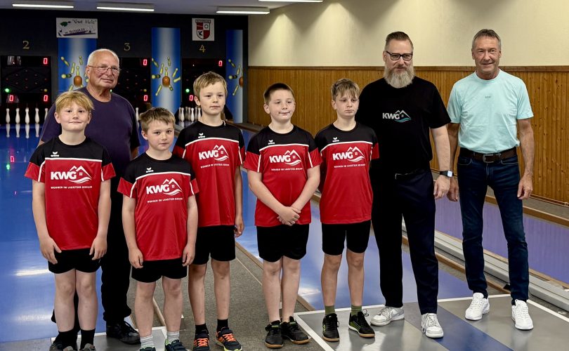 Trikotübergabe für die Jugendmannschaft U14 des KSV Schipkau